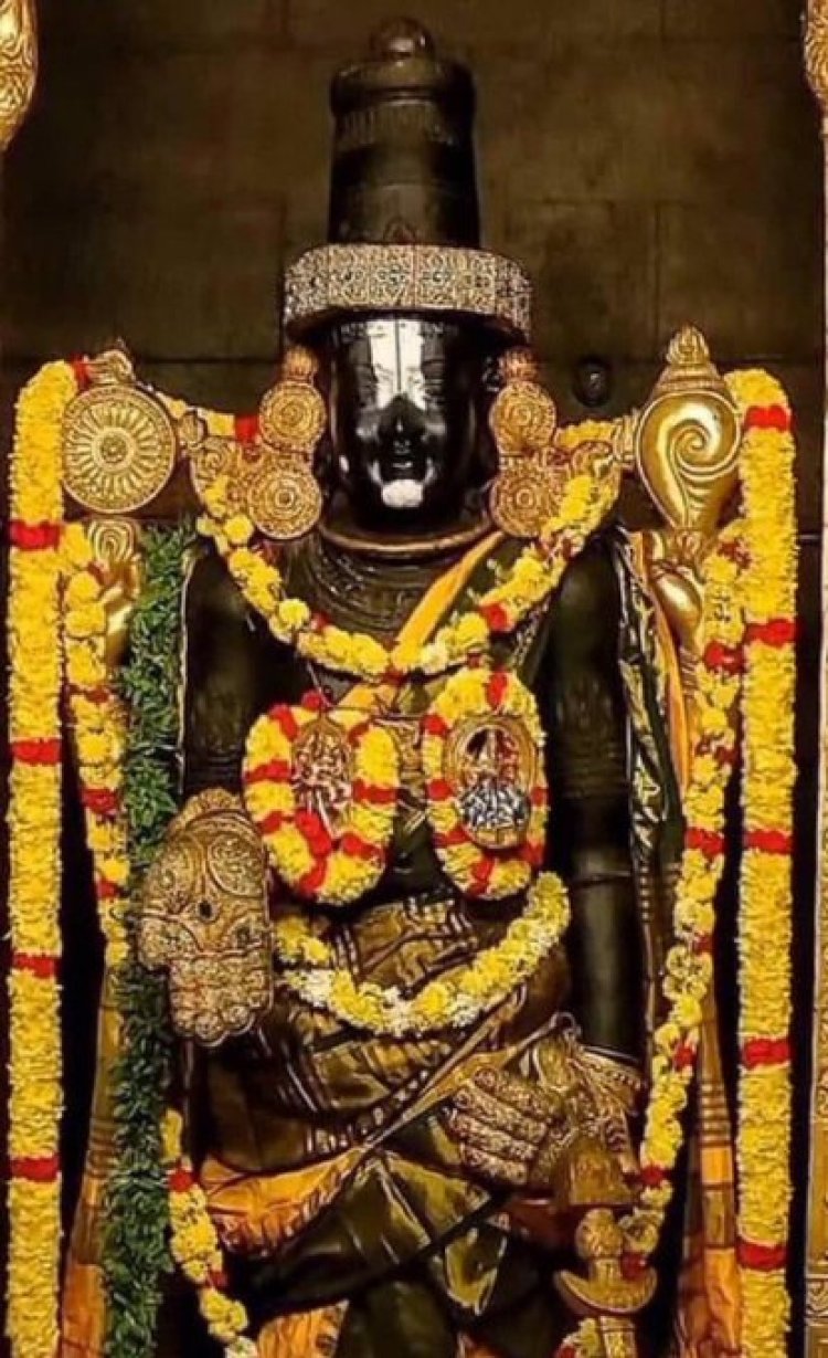 நாமக்கல் நைனாமலை ஸ்ரீ வரதராஜ பெருமாள் கோவில்லில் குவிந்த பக்தர்கள் கூட்டம்