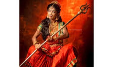 திரிசூலத்துடன் மாவட்ட ஆட்சியர் அலுவலகத்திற்கு வந்த அம்மன் | உயிருக்கு அச்சுறுத்தல் இருப்பதாக புகார் | என்னடா இது அம்மனுக்கு வந்த சோதனை?