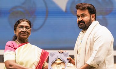 மோகன்லாலுக்கு குடியரசு தலைவர் திரெளபதி முர்மு வாழ்த்து