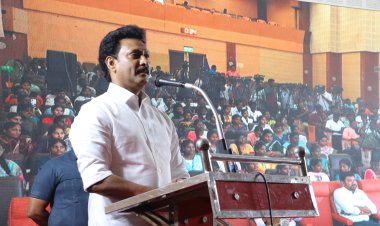 ஒரு டிரில்லியன் டாலர் கனவு புத்தக அறிமுக நிகழ்ச்சி... அமைச்சர் அன்பில் மகேஸ் பங்கேற்பு